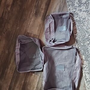 Gray packing cubes